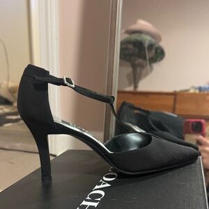 VINTAGE Stuart Weitzman Black T-Strap Pointed Toe Pumps